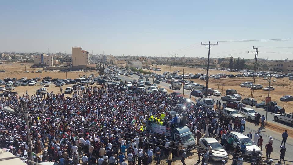 المعلمين تنظم وقفات احتجاجية في المفرق والطفيلة