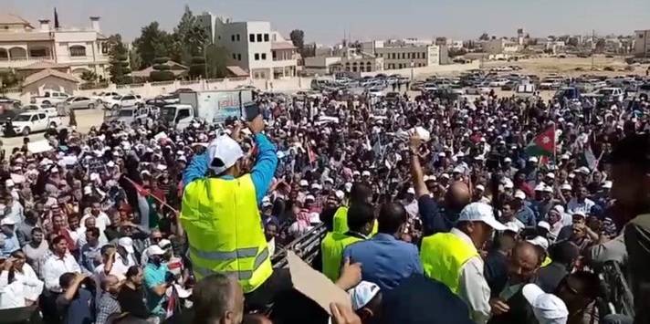 المعلمين تنظم وقفات احتجاجية في المفرق والطفيلة