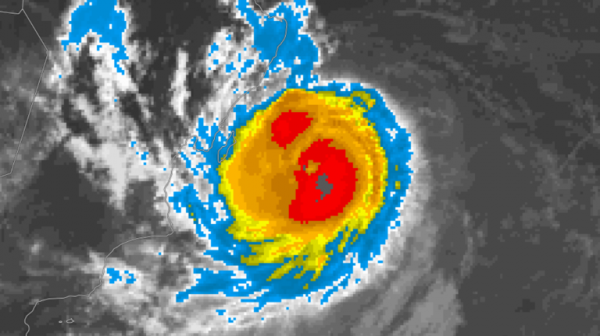 هيكا تجتاح بحر العرب .. والسلطات العمانية تحذر!