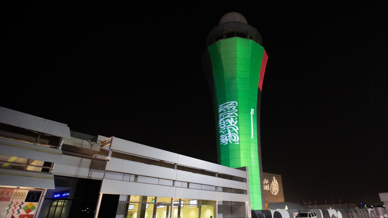 مطارات أبوظبي تحتفي باليوم الوطني للمملكة العربية السعودية