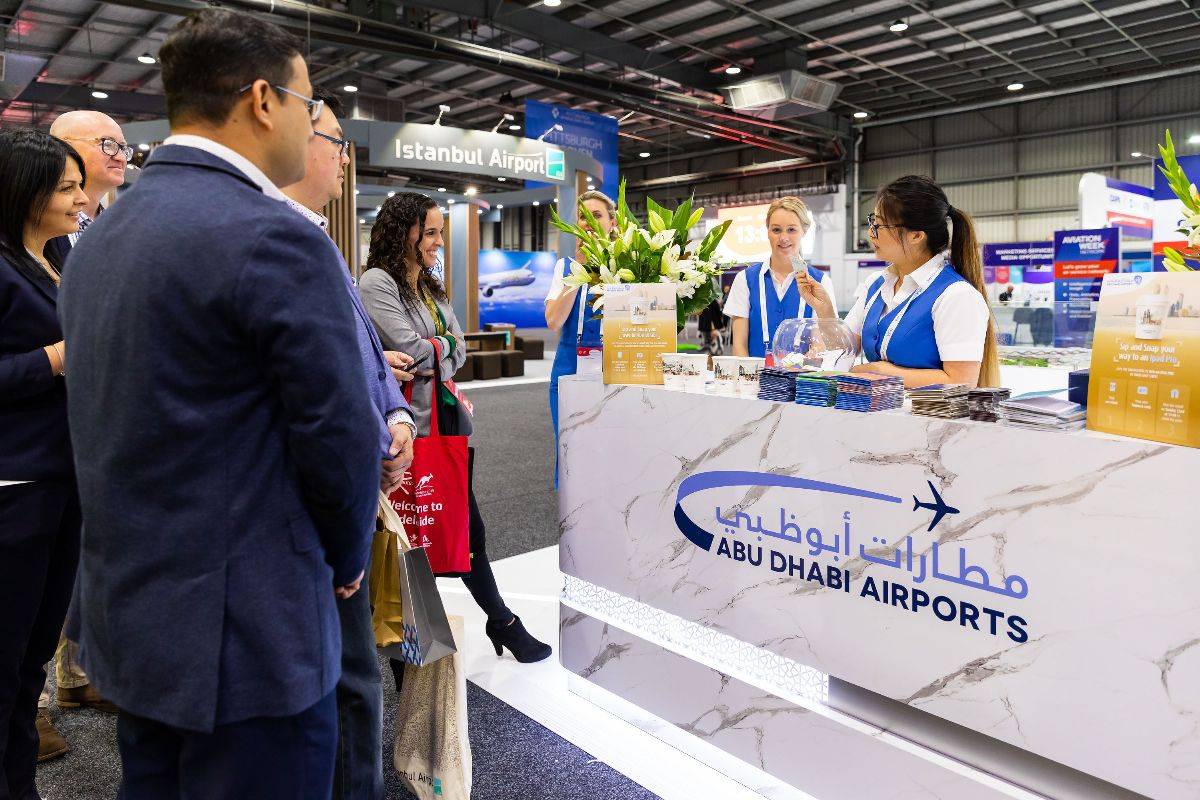 مطارات أبوظبي تشارك في منتدى تطوير المسارات الجوية 2019