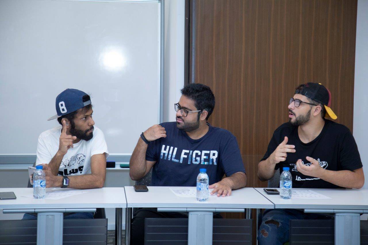 جامعة عجمان تنظم ورشة عمل عن لغة الإشارة