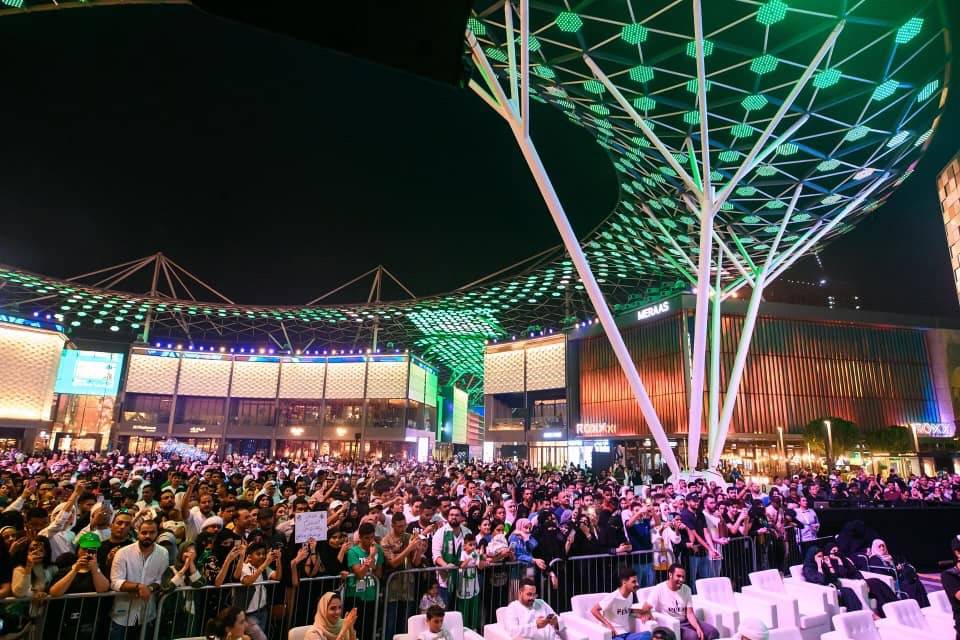 بلقيس تحتفل باليوم الوطني السعودي الـ89 ما بين دبي والقصيم