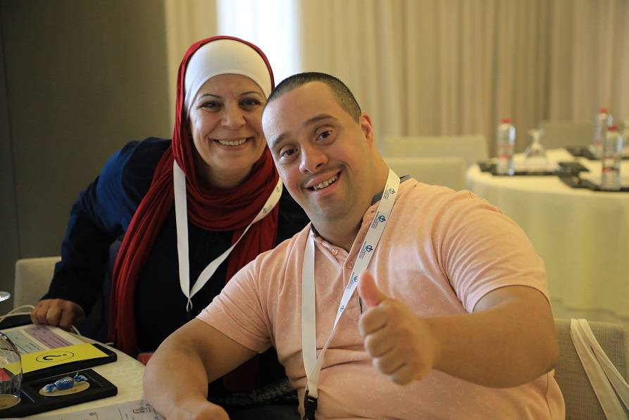 قمة المناصرين الذاتيين (خطوة واحدة أقرب) تنطلق في الشارقة