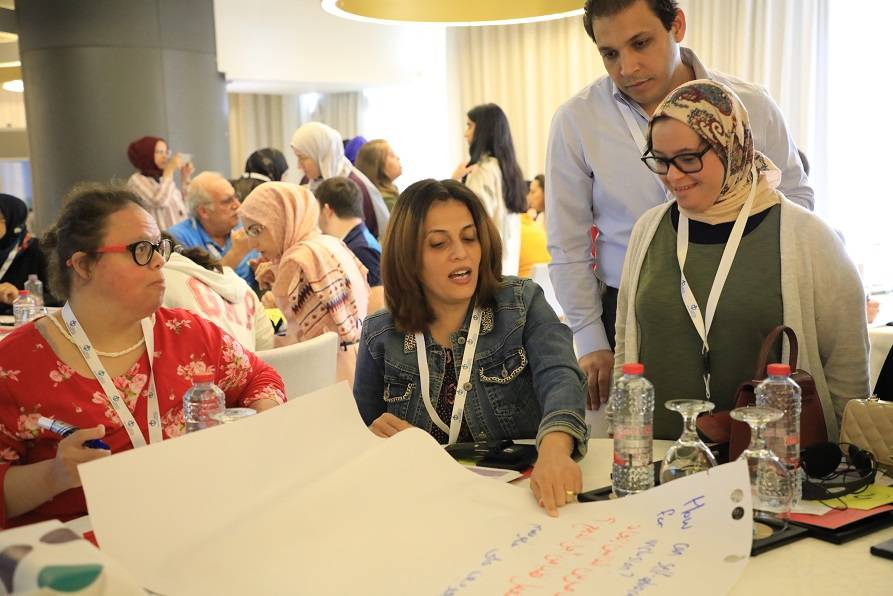 قمة المناصرين الذاتيين (خطوة واحدة أقرب) تنطلق في الشارقة