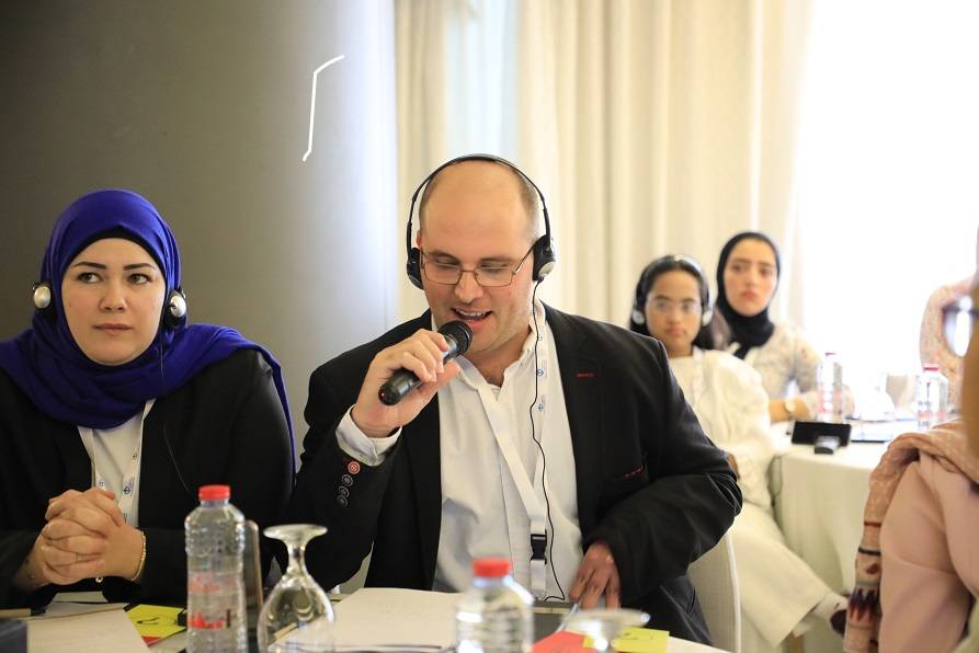 قمة المناصرين الذاتيين (خطوة واحدة أقرب) تنطلق في الشارقة