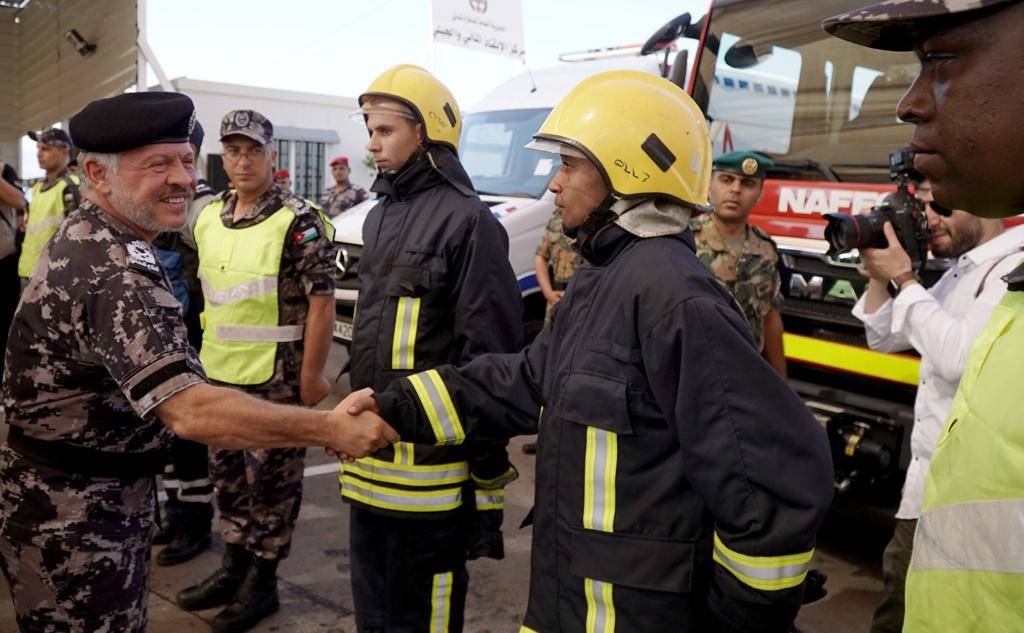 الملك يفتتح مركز الإنقاذ المائي والجبلي التابع للدفاع المدني في البحر  الميت