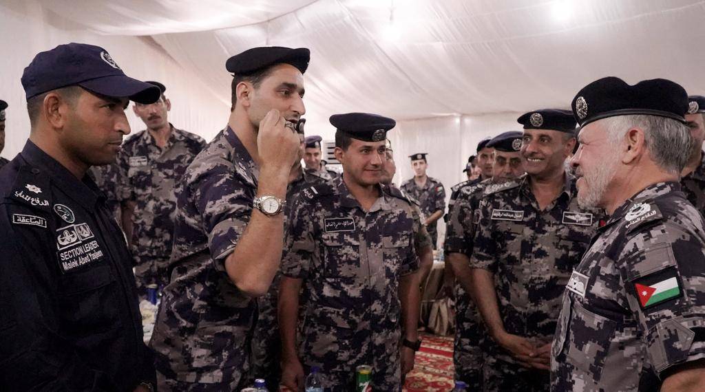 الملك يفتتح مركز الإنقاذ المائي والجبلي التابع للدفاع المدني في البحر  الميت