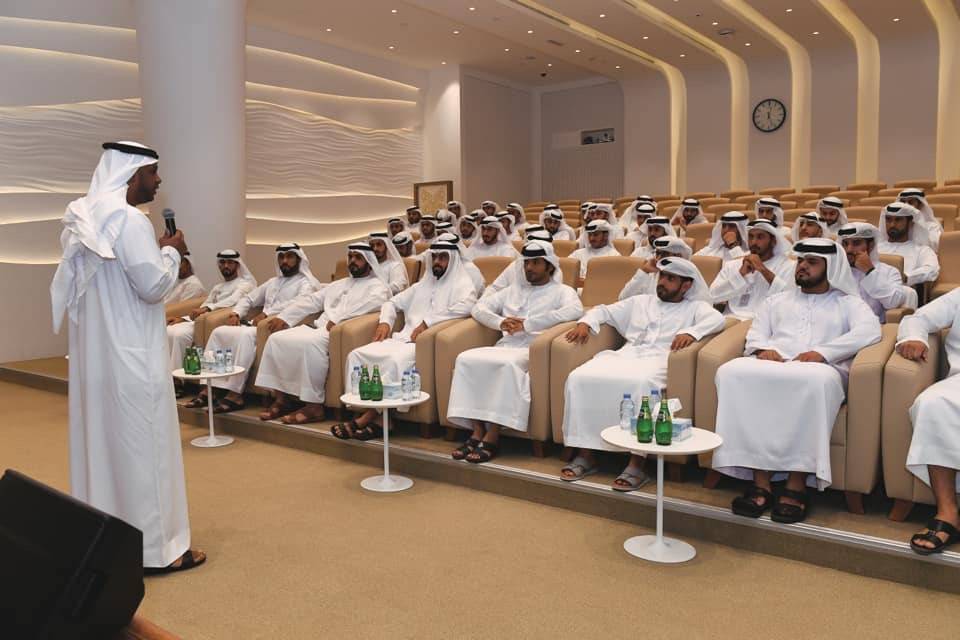 مسابقة سلطان بن زايد الشعرية لطلبة الجامعات تُنظّم لقاءات مع طلبة الجامعات المشاركة فيها