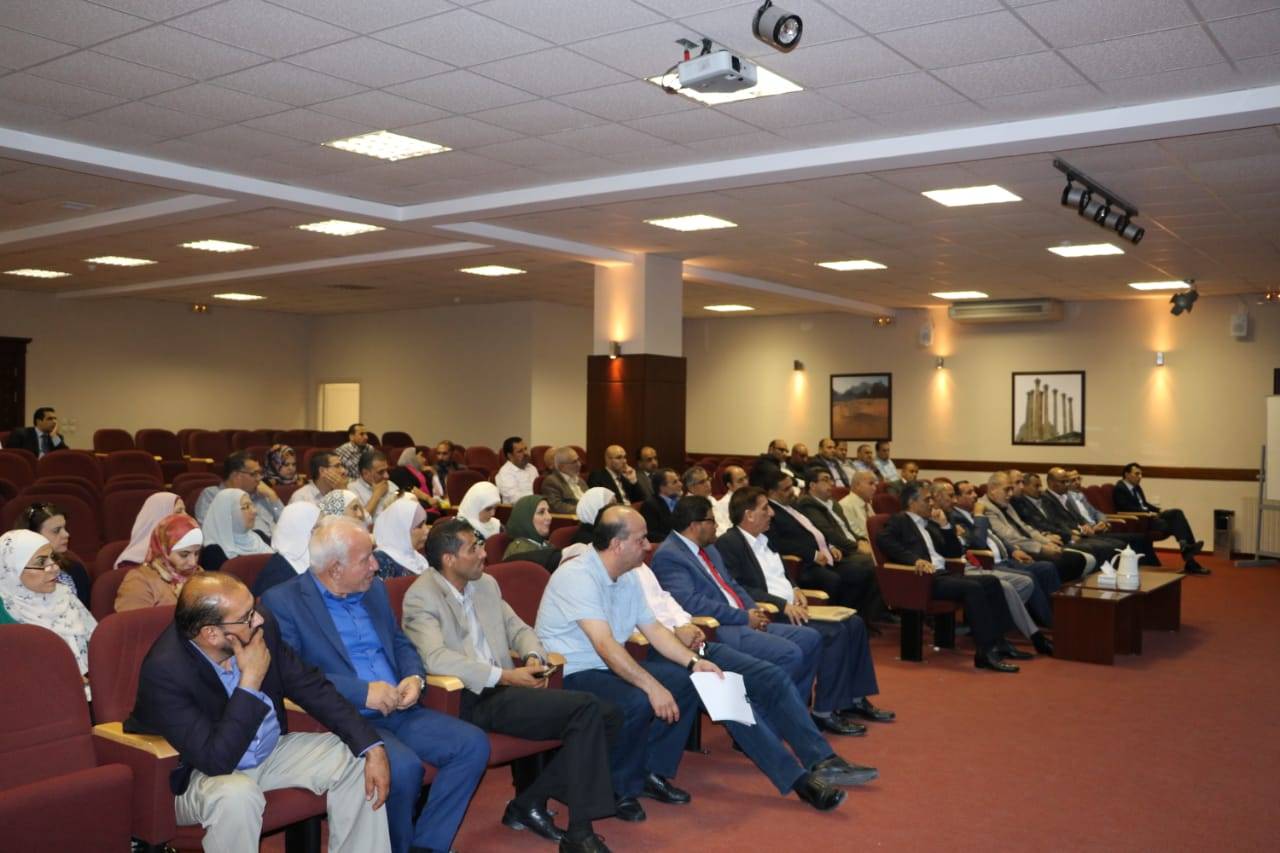 الشرعه والعزب ممثلان عن كليه عمان الجامعيه في مجلس جامعة البلقاء التطبيقية