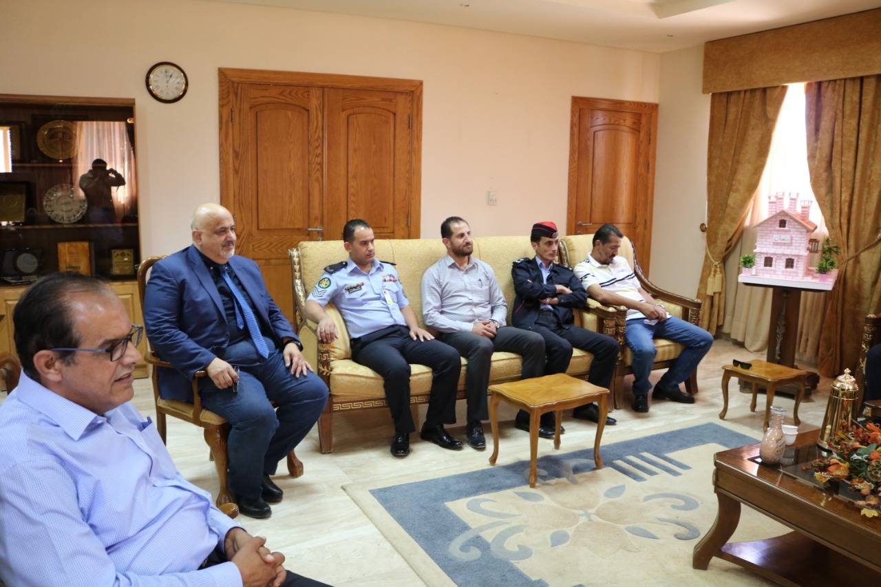 رئيس جامعة الحسين بن طلال يستقبل قيادات من المجتمع المحلي في محافظة معان