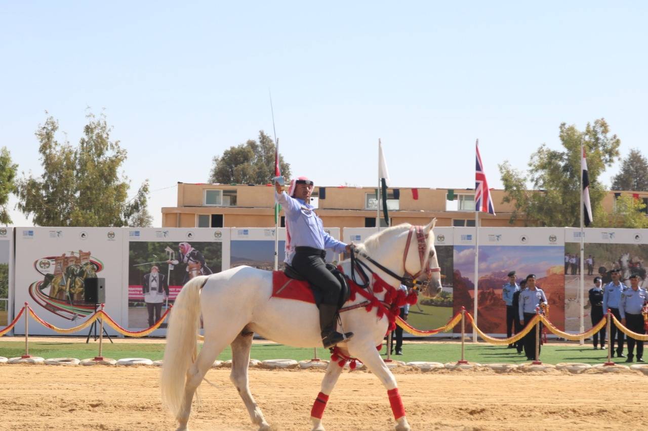 انطلاق فعاليات البطولة العسكرية الدولية الأولى لالتقاط الأوتاد بالزرقاء