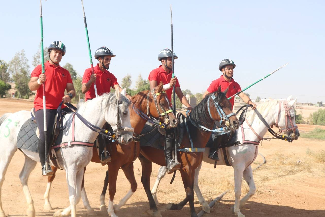 انطلاق فعاليات البطولة العسكرية الدولية الأولى لالتقاط الأوتاد بالزرقاء