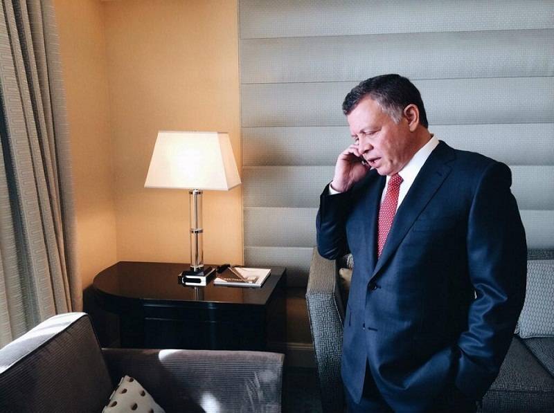 جلالة الملك يهاتف ملك المغرب للاطمئنان على صحته