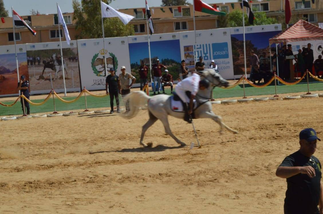 انطلاق فعاليات البطولة العسكرية الدولية الأولى لالتقاط الأوتاد بالزرقاء