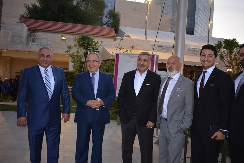 اطلاق العلامة التجارية الخاصة amraland، وهو مشروع لإنتاج وبيع وتصدير منتجات وطنية.