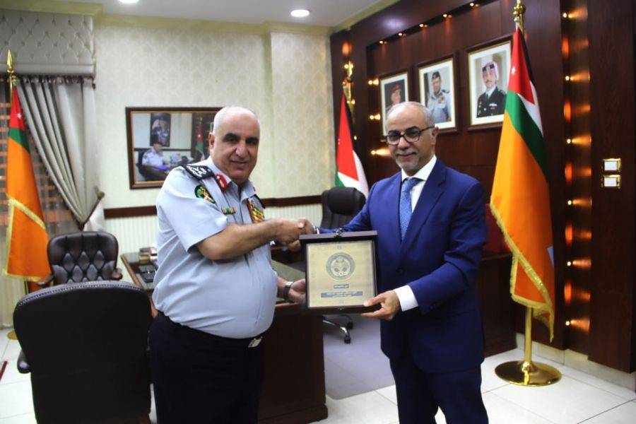 تحقيقاً لمفهوم الاستثمار الآمن  اللواء البزايعه يلتقي رئيس هيئة الاستثمار