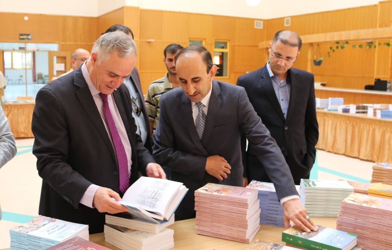 إفتتاح معرض للكتاب في جامعة الحسين بن طلال