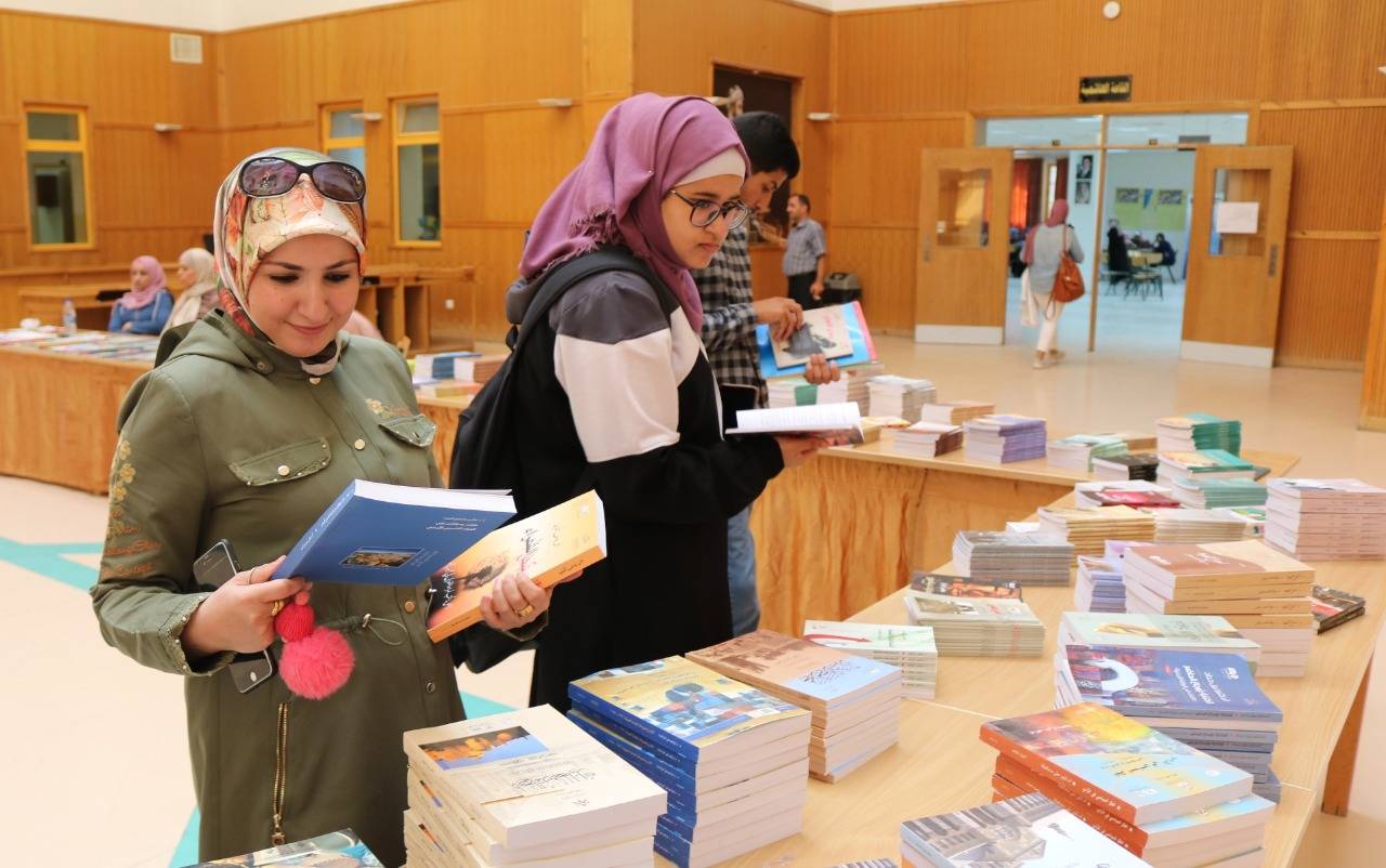 إفتتاح معرض للكتاب في جامعة الحسين بن طلال