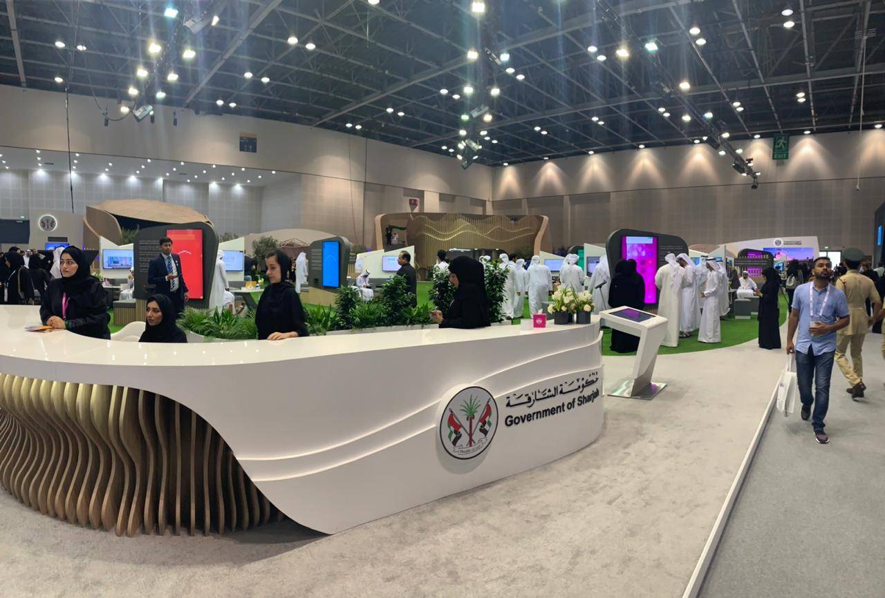 سمو الشيخ مكتوم بن محمد بن راشد آل مكتوم نائب حاكم دبي يزور جناح حكومة الشارقة  في أسبوع جيتكس للتقنية 2019 