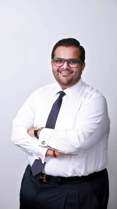 انخفاض التكلفة وارتفاع عوائد الإيجارات تجذب المستثمرين إلى العقارات في الإمارات