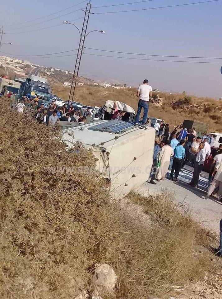 عاجل .. حادث سير على طريق اربد الشونه قرب  مجسم البتراء ووقوع اصابات 