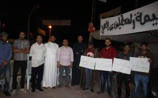 شباب مليح يقيمون خيمة للمتعطلين عن العمل