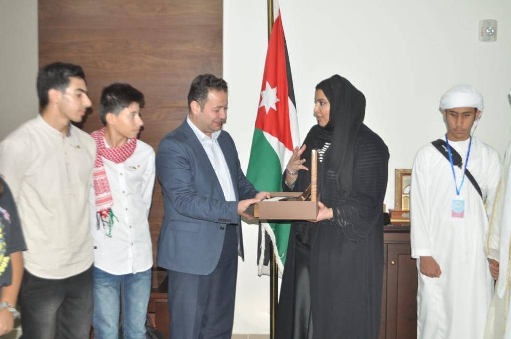 المجلس الاعلى للامومة والطفولة يزور المخيم الاماراتي للاجئين في الاردن وينفذ عدداً من الورش التدريبية لاطفال المخيم