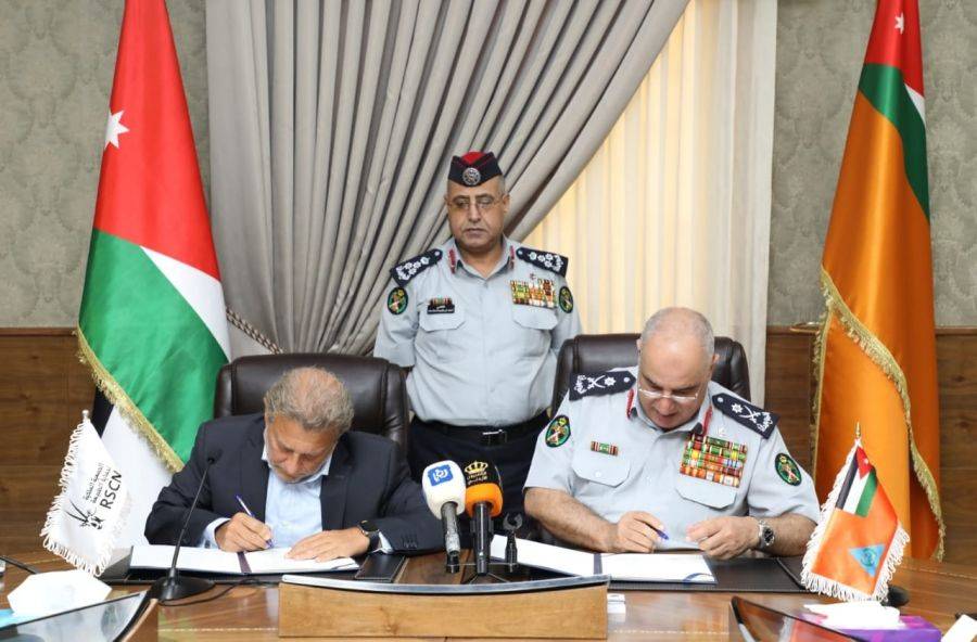 الدفاع المدني والجمعية الملكية لحماية الطبيعة يوقعان مذكرة تفاهم