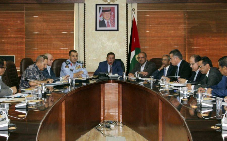 محافظ العاصمة يرأس اجتماعا لمناقشة خطة الطوارئ لفصل الشتاء