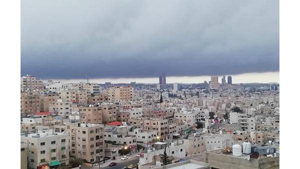 الارصاد : طقس غير مستقر وتحذير من خطر الإنزلاق على الطرقات في الأماكن التي تشهد هطول المطر