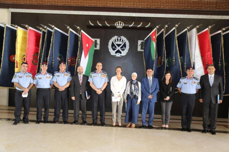 مدير الأمن العام يلتقي في مكتبه ممثل منظمة الأمم المتحدة للطفولة (يونيسف) تانيا شابويزات