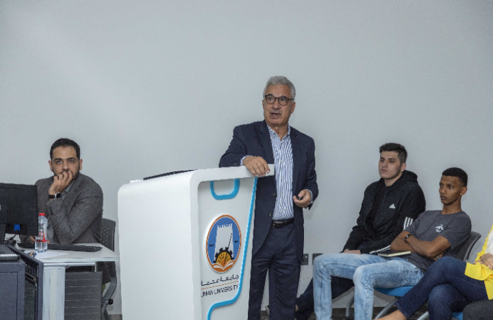 محاضرة  عمارة المساجد من التقلیدي إلى المعاصر في جامعة عجمان