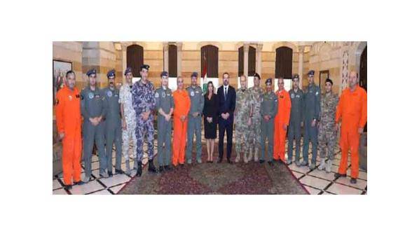 الحريري يستقبل طاقم سلاح الجو الاردني لتقديم الشكر