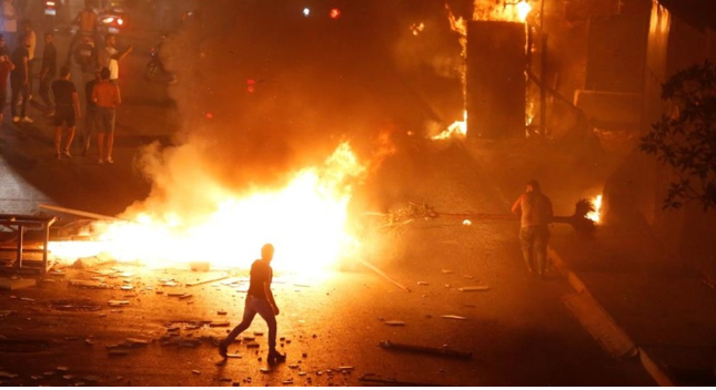 إصابة عشرات المتظاهرين اثر صدامات مع الأمن في لبنان