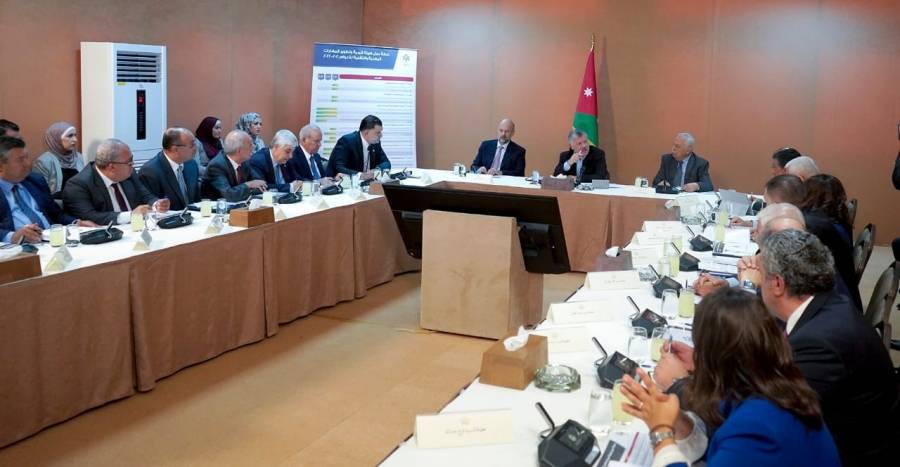 خلال زيارته لمعهد ماركا للتدريب المهني .. الملك يؤكد على ضرورة تمكين الشباب وتطوير قدراتهم