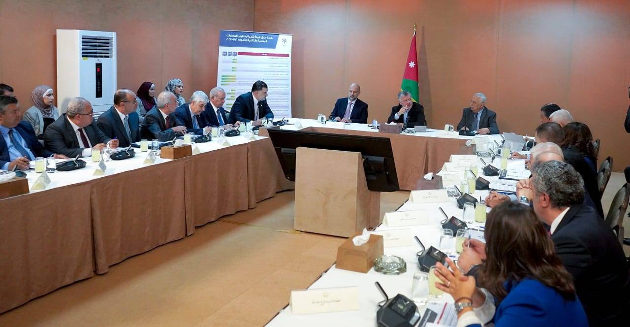 خلال زيارته لمعهد ماركا للتدريب المهني .. الملك يؤكد على ضرورة تمكين الشباب وتطوير قدراتهم