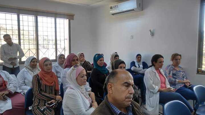 دورة للتعريف بالادارة الملكية لحماية البئية في مركز صحي الفحيص الشامل 