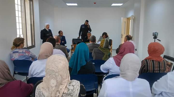 دورة للتعريف بالادارة الملكية لحماية البئية في مركز صحي الفحيص الشامل 