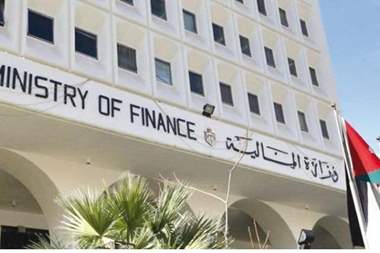 وزارة المالية توضح مقترحها لزيادة رواتب المتقاعدين العسكريين .. وثائق