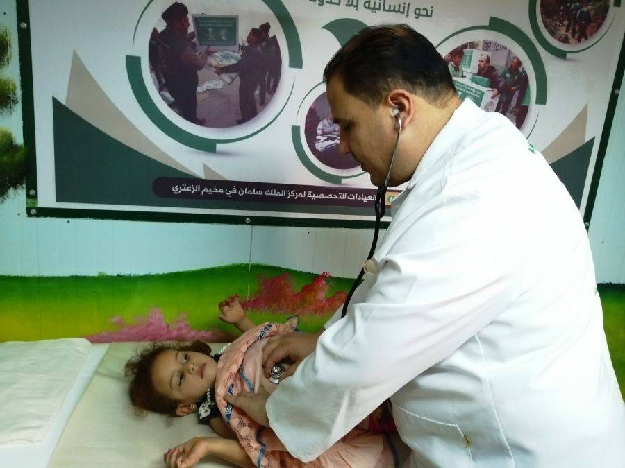 عيادات الاطفال التابعة لمركز الملك سلمان تعالج اكثر من (5.5) الف طفل سوري في الزعتري خلال شهر سبتمبر