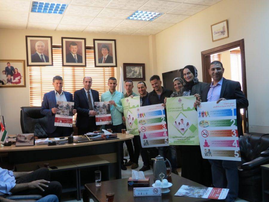 عميد كليه عمان الجامعيه يرعى حمله مكافحة التدخين في كلية عمان الجامعية