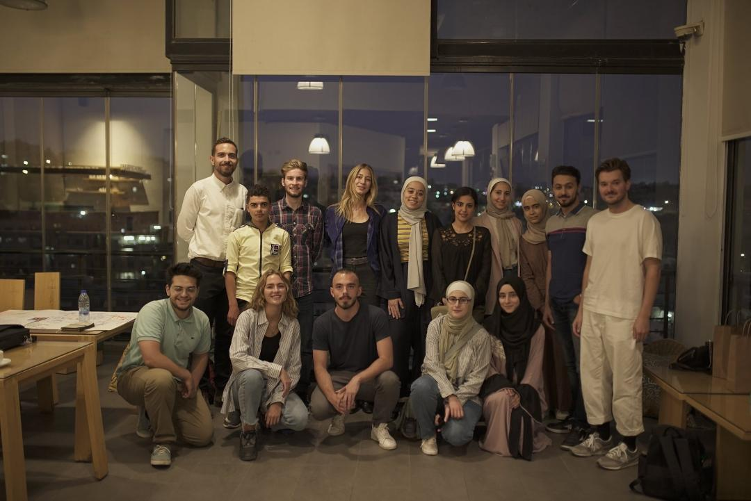 طالب من فیلادلفیا یشارك في مشروع متحف الحي للامم المتحدة