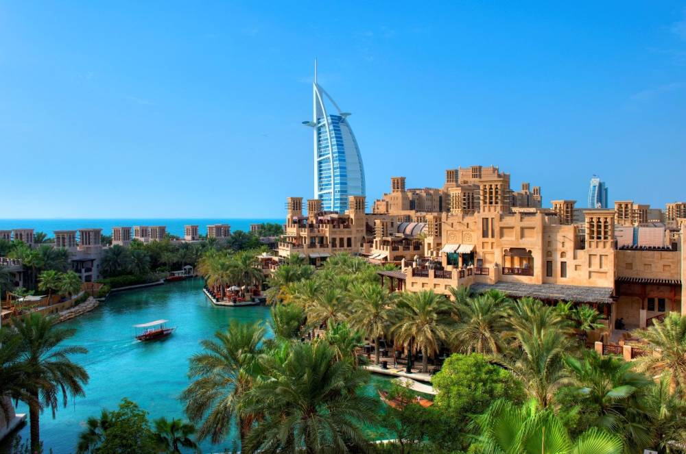 وفقاً لأحد أكبر مراجع السفر العالمیة ..  دبي ضمن أفضل 10 وجھات سیاحیة مفضّلة في العالم للعام 2020