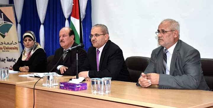 بحضور رئيس الجامعة .. كلية الآداب واللغات بجامعة جدارا تعقد اجتماعاً للهيئة التدريسية فيها