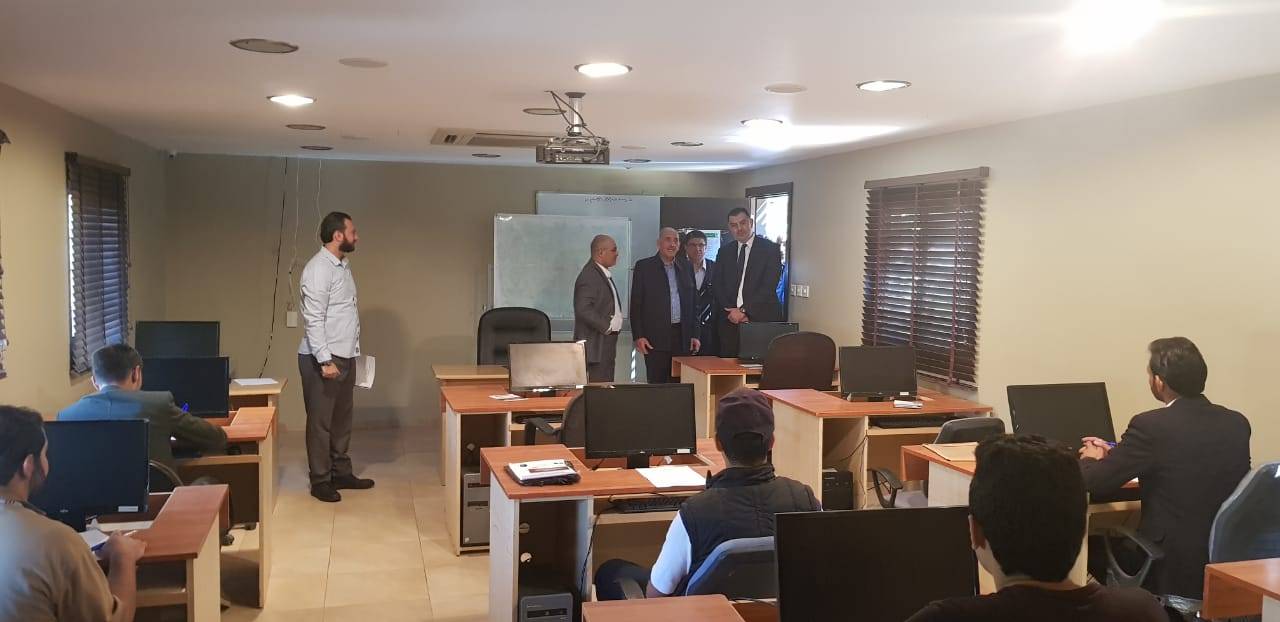 تنفيذا لإتفاقية التدريب لغايات التشغيل .. البطاينة : السير بإجراءات مقابلات ٢٠٠ فني  لدى شركة مناجم الفوسفات