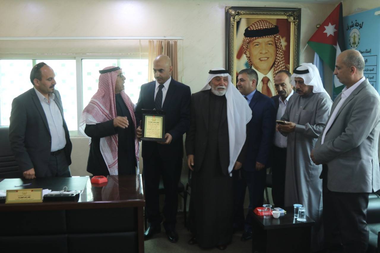 قبيلة العجارمه تكرم ابنها  الضابط هايل الدروبي  لجهوده المميزه في جهاز الأمن العام 