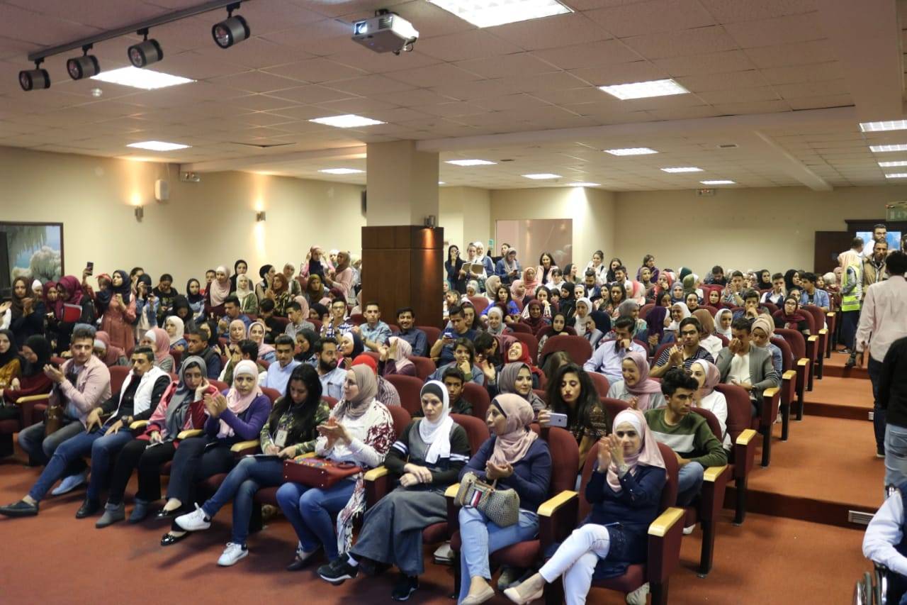 كلية عمان الجامعية تكرم طلبتھا الفائزین في مسابقة التمیز المحاسبي  ومسابقة سبارك-للابداع والريادة لعام  2019