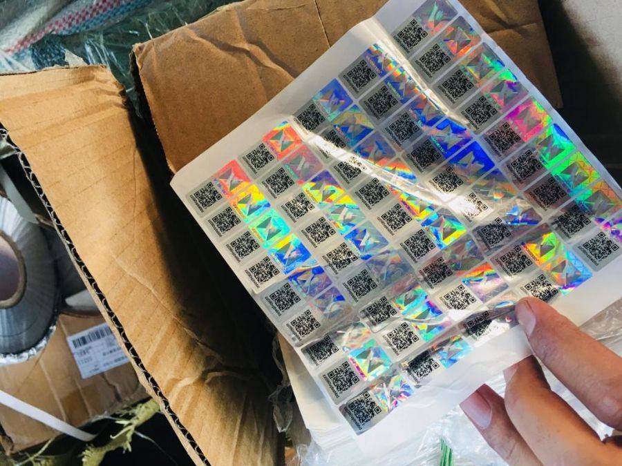 الجمارك  تحبط تهريب مكبس وكميات كبيرة من السجائر الالكترونية  ومستلزماتها