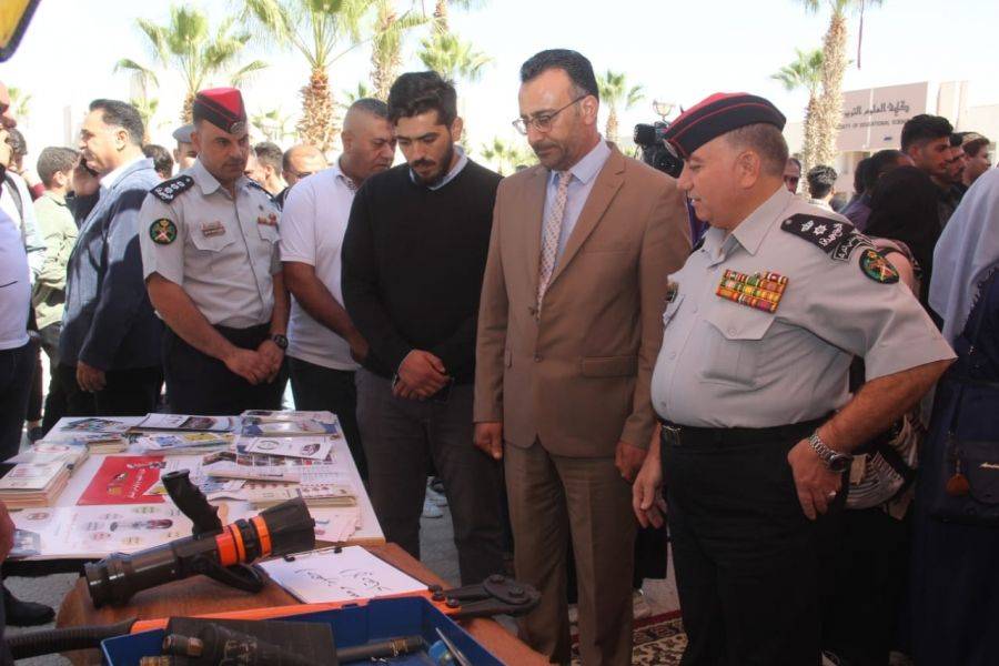 الدفاع المدني يُنظم مبادرة (حياتك بتهمنا)  في محافظة الكرك